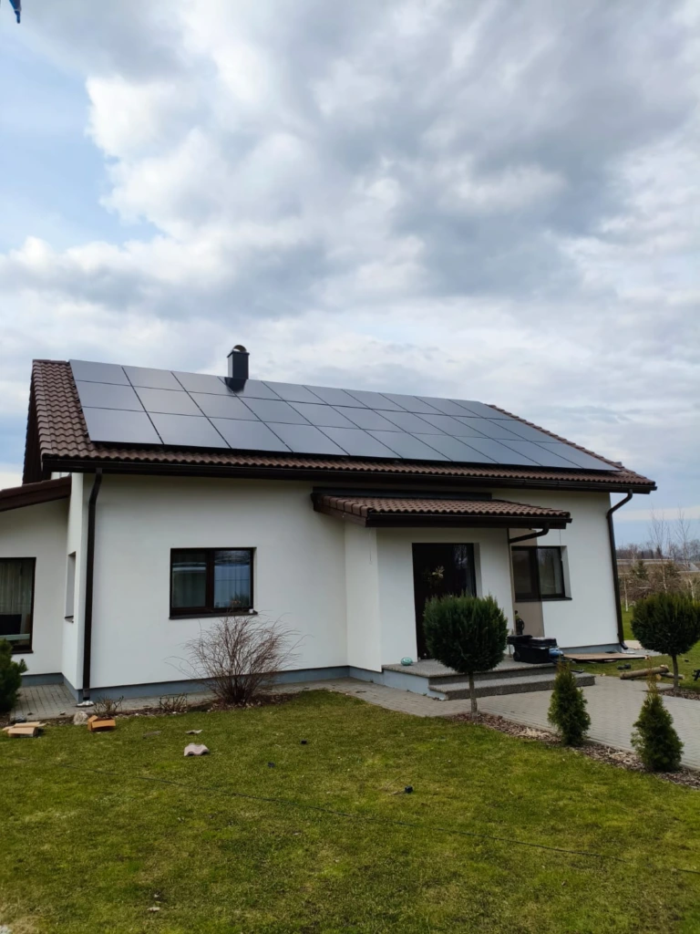 Päikesepaneelid katusel